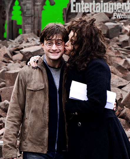 Bu gün gördüyümüz şeylər: Harry Potter + Bellatrix Lestrange = Best Friends 4Eva