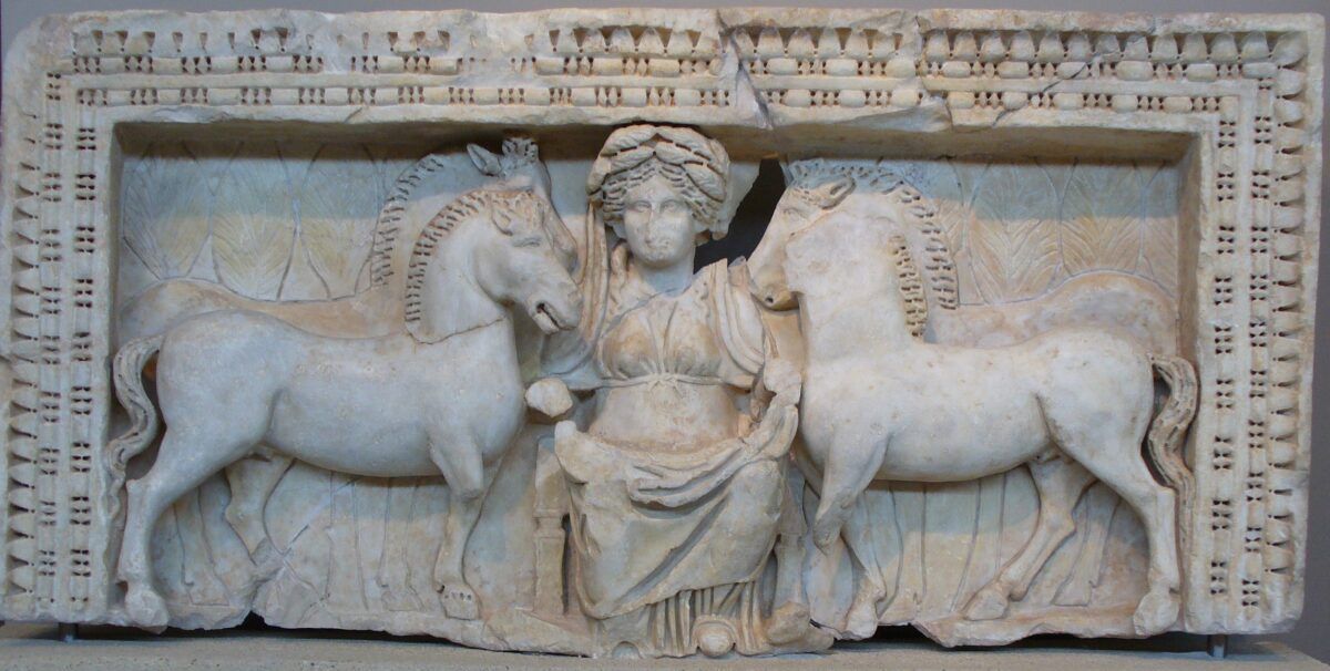 מיתולוגיה יום שני: אפונה, אלת הסוסים הקלטית שכבשה את רומא