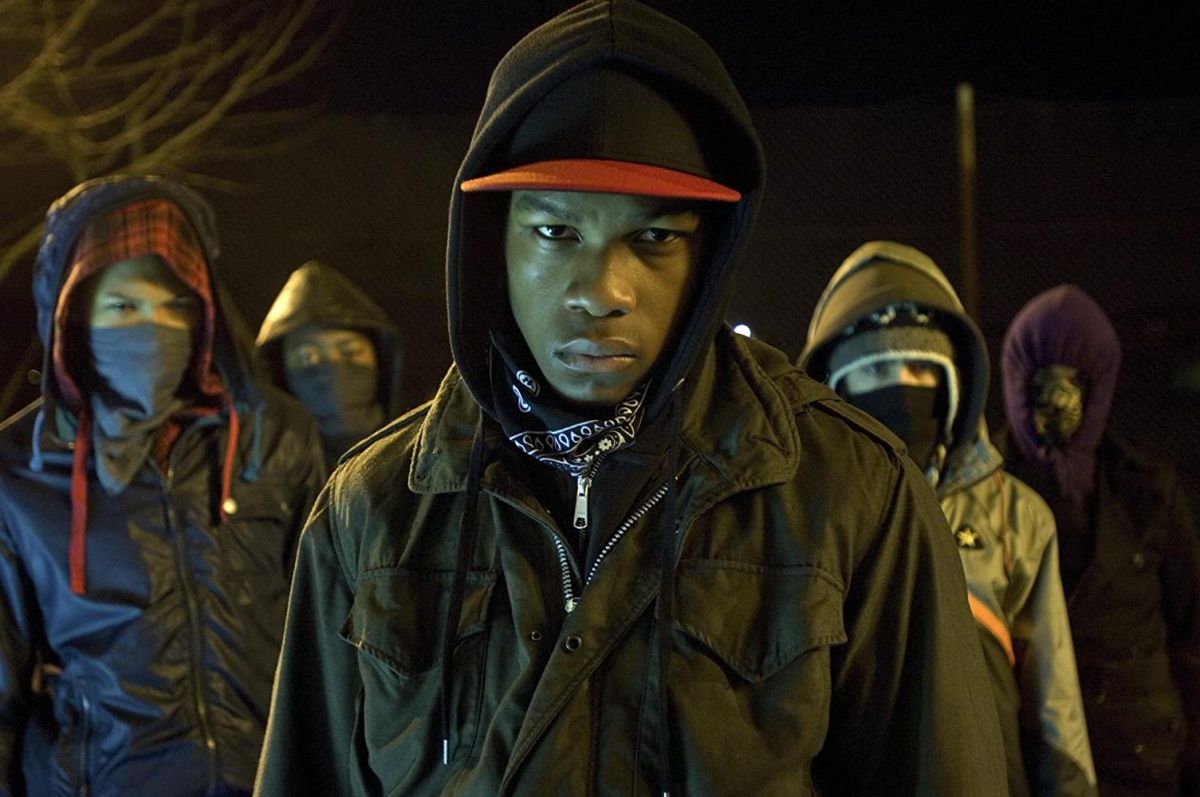 Franz Drameh, Alex Esmail, Leeon Jones și John Boyega în Attack the Block (2011)
