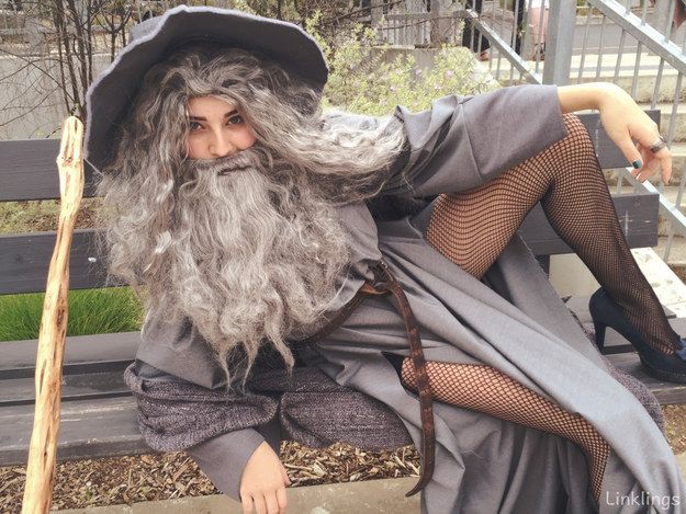 Teen Girl's Sexy Gandalf զգեստը պայթեցնում է ինտերնետը ... Բայց պե՞տք է: