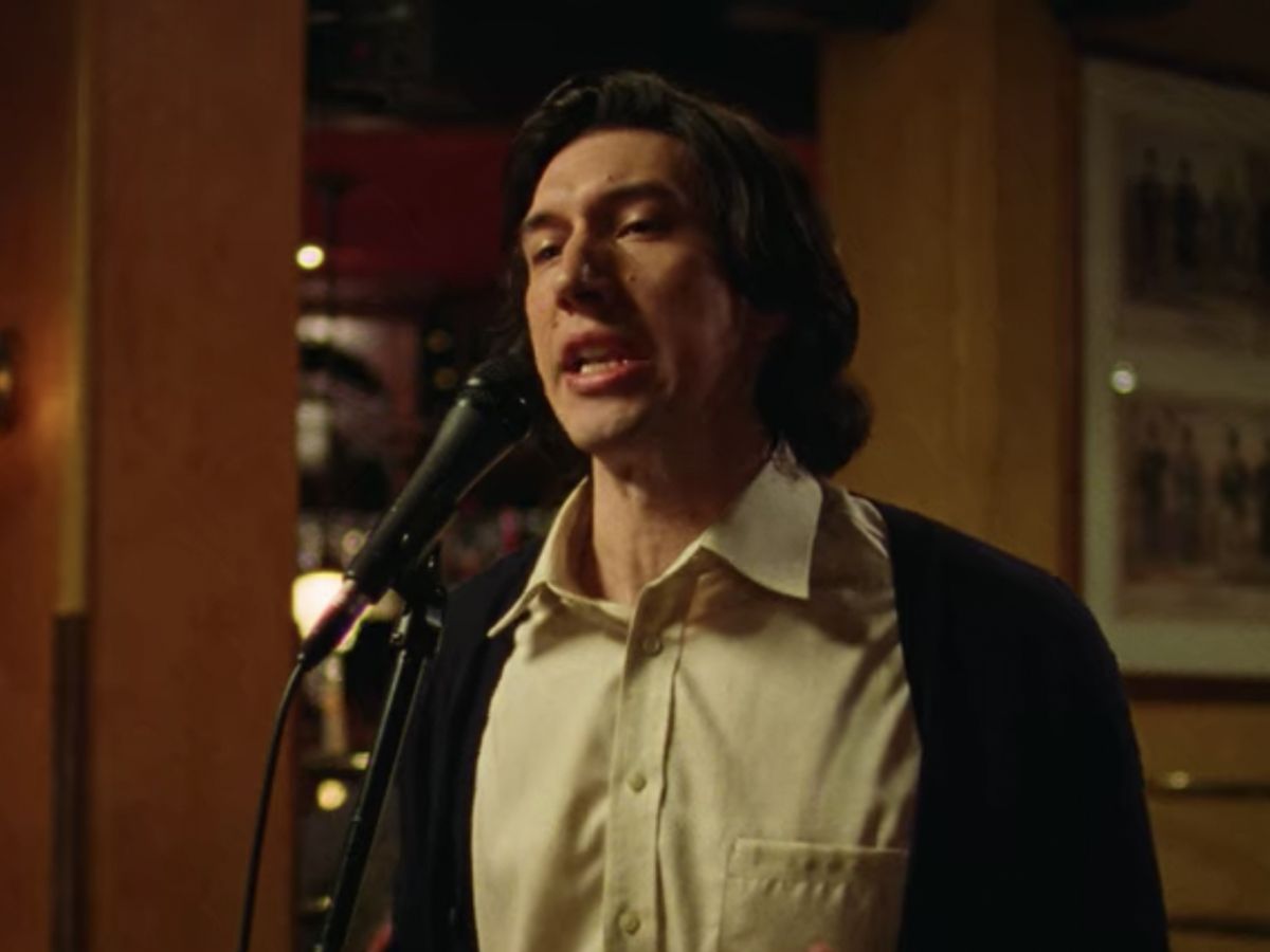 Adam Driver cantando Being Alive in Marriage Story