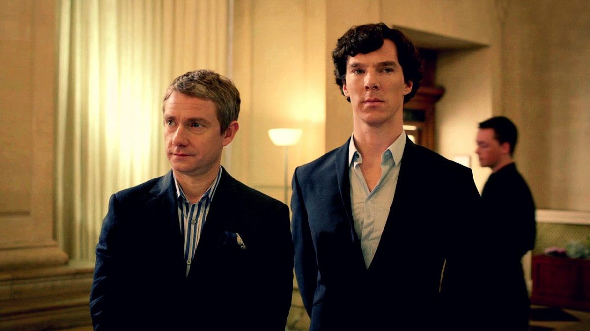 Benediktas Cumberbatchas neturi laiko Martino Freemano verkšlenimui apie Šerloką