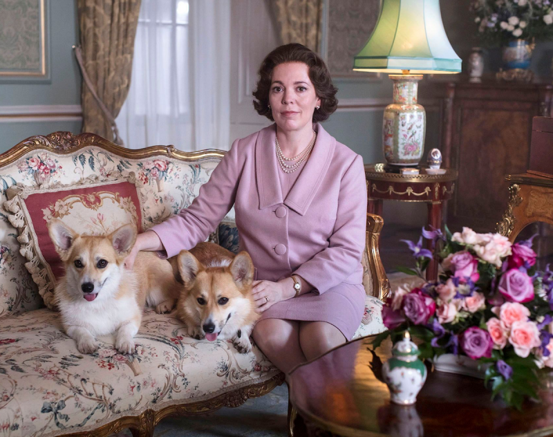   Olivia Colman como la reina Isabel II en Netflix's The Crown Season 3