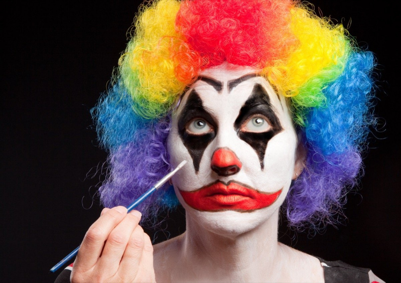 Varejista de maquiagem on-line chamado para promoção que parece hack de conta