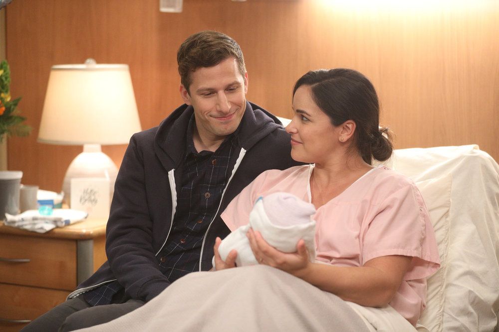 Finále sezóny Brooklyn Nine-Nine se narodilo a mělo porodní právo
