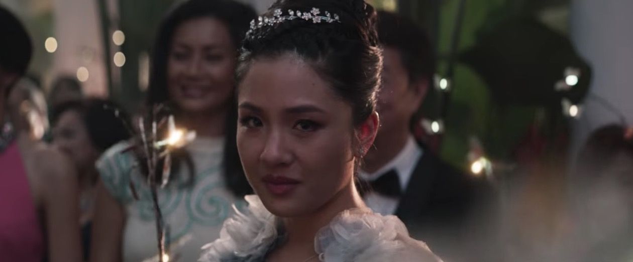 Constance Wu è Michelle Yeoh Feud in First Trailer per Crazy Rich Asians