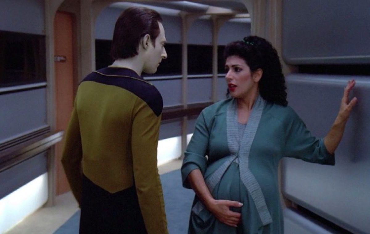 Deanna Troi nėščia CBS