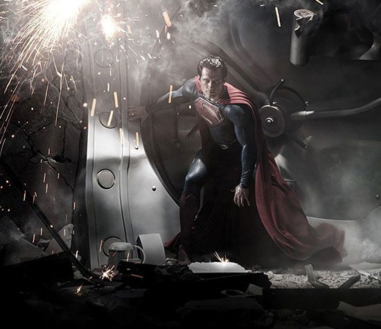 Henry Cavill'in Tam Kostümlü Zafer'de Süpermen Olarak İlk Resmi Resmi