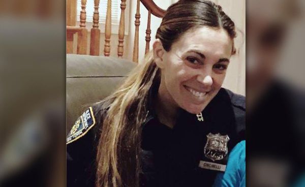 Induve hè l'anzianu ufficiale di polizia di New York Valerie Cincinelli avà?