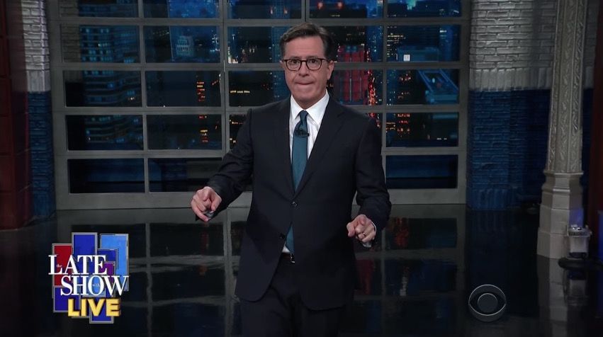 Stephen Colbert a Trevor Noah šli včera v noci živě s analýzou jediného stavu Unie, kterou potřebujete