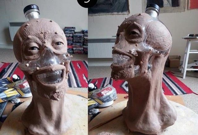 L'artista forensicu palesa a faccia di a testa di cristallu Vodka's Skull Bottle, Sorprendentemente ùn sembra nunda cum'è Dan Aykroyd