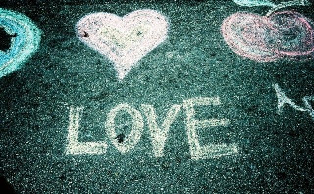 Qu'est-ce que l'amour? Nous avons parlé au lexicographe Merriam-Webster pour le définir