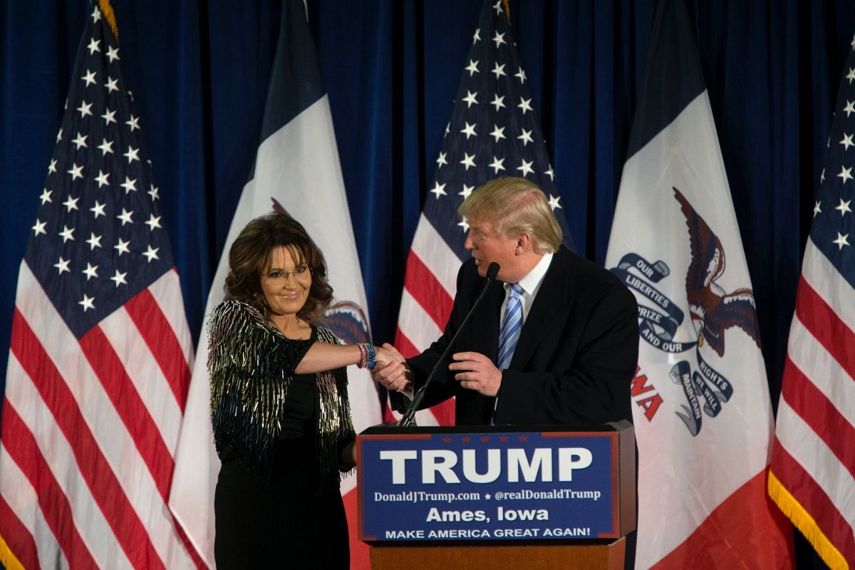 Hvala, sovražim: Sarah Palin poskuša dojenčka vrniti na maskirano pevko