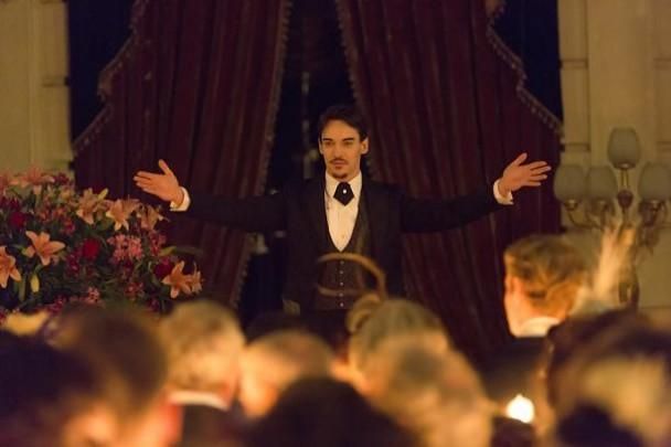 Seri Dracula NBC Mendapat Trailer, Anehnya Aneh