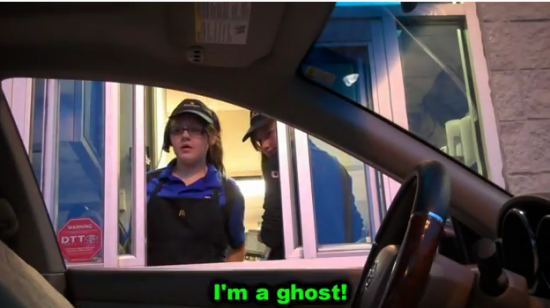 Jeg er et spøgelse! Invisible Driver Fast Food Prank [Video]