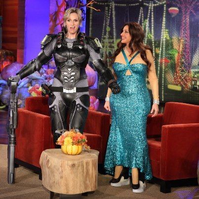 Guys, Jane Lynch Wreck-It Ralph-eko Halloween Itsas Itsasoko pertsonaia gisa jantzita
