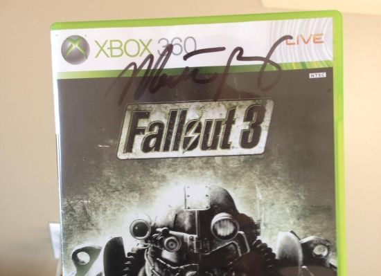 Fallout 3-ի կրկնօրինակը, որը ստորագրել է Matthew Perry Resurfaces- ը, գնվել է 5 դոլարով