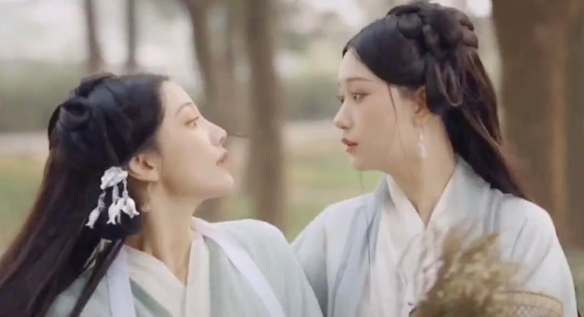 Bugün Gördüklerimiz: Fandom, Çin Rujunun Bu Queer Reklamına Takıntılı