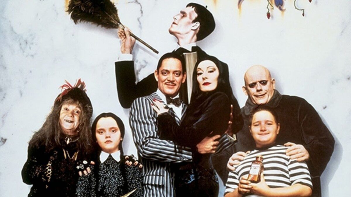 Spettaklu tat-TV tal-Familja Tim Burton Addams? Aħna interessati ...