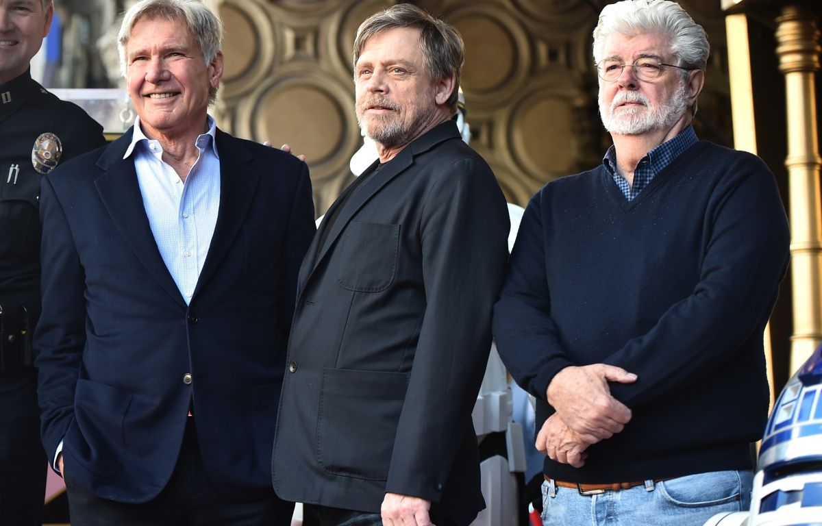 조지 루카스(George Lucas)는 완전한 자기 인식에서 팬들이 그의 스타워즈 속편을 싫어했을 것이라고 인정합니다.