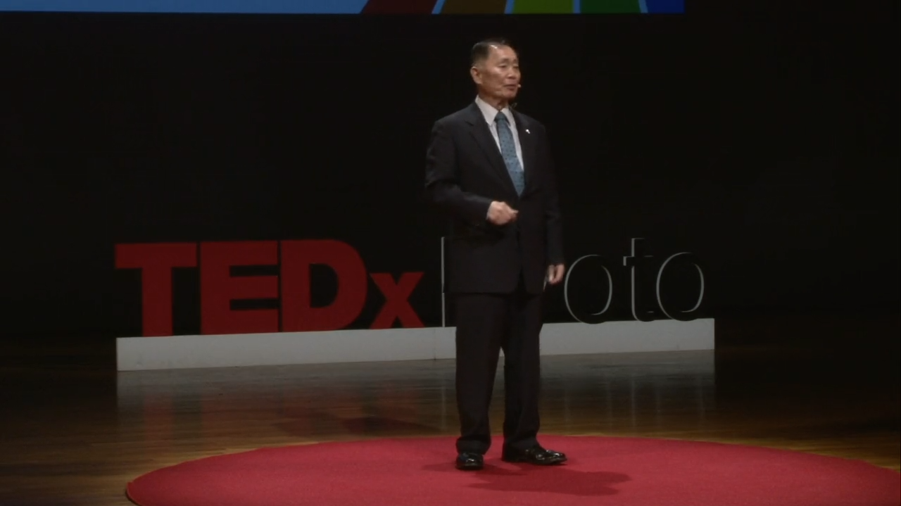 Conférence TED de George Takei sur la démocratie américaine