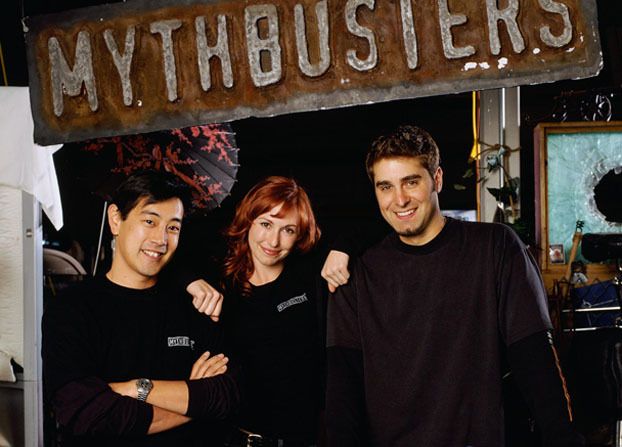 يقوم Mythbusters ببناء الفريق الذي يغادر العرض بعد 10 سنوات