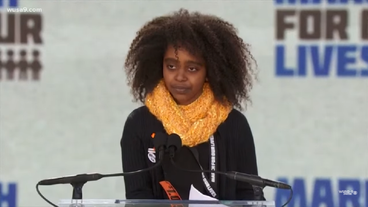 우리 삶을 위한 행진에서 총기 폭력과 유색인종 소녀들에 대한 11세 나오미 와들러의 감동적인 연설 보기