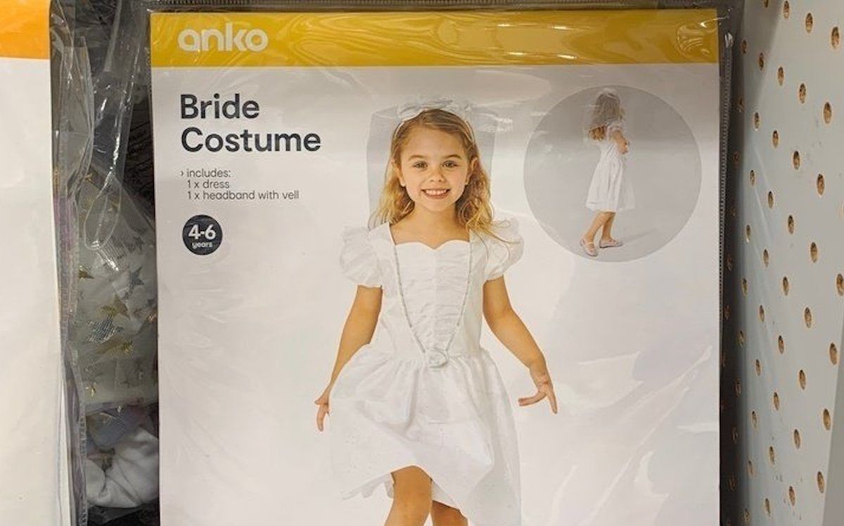 Cosas que vimos hoy: Kmart saca el disfraz de Halloween de la novia infantil que nunca debería haber existido en primer lugar