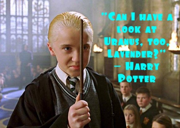 Facet, który nic nie wie o Harrym Potterze, zadaje pytania o Harrym Potterze
