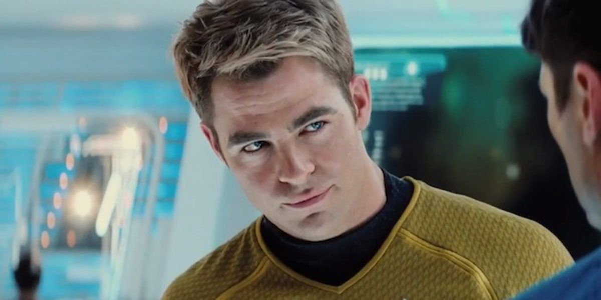 Star Trek Into Darkness, Chris Pine'ın bir kez daha Jim Kirk rolüne adım attığını görüyor