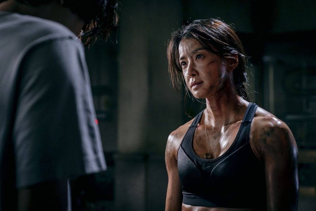 I Would Die for Sweet Home’s Lee Si-young agus Her Abs
