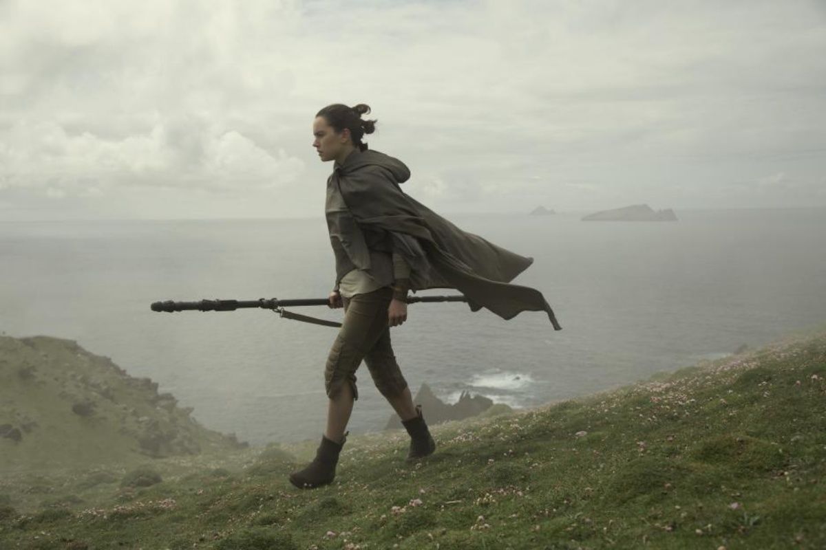 Fans spekulerer i om Rey kan vende seg til den mørke siden i Rise of Skywalker etter D23 Trailer