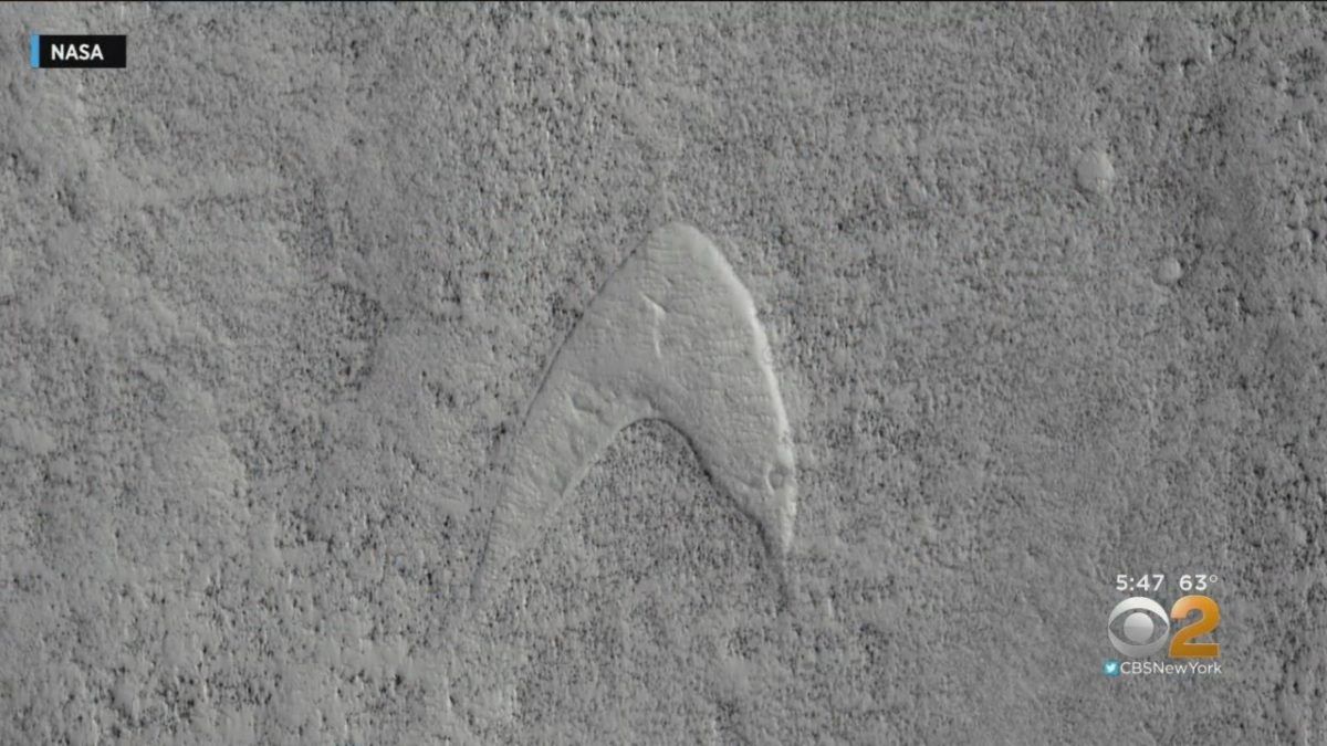 今日見たもの：スタートレック宇宙艦隊のロゴが火星に現れる