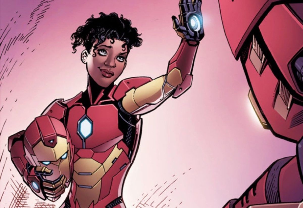 D'oirfeadh Riri Williams mar Ironheart i Marvel Comics.