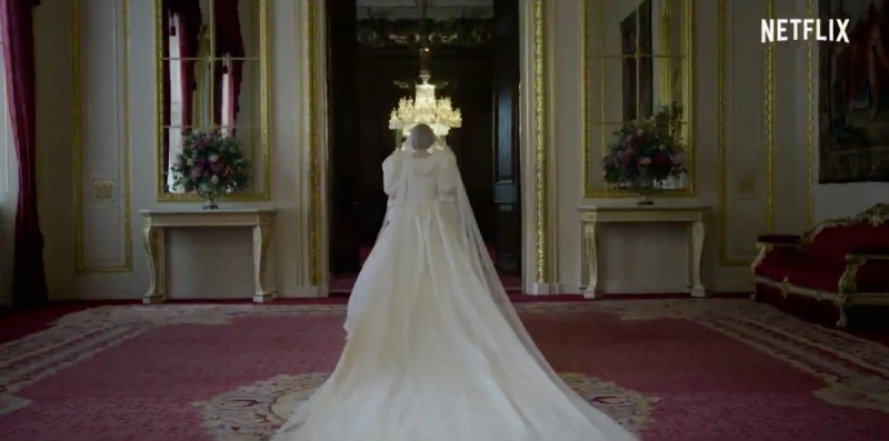   diana v svoji slavni poročni obleki za promocijo krone
