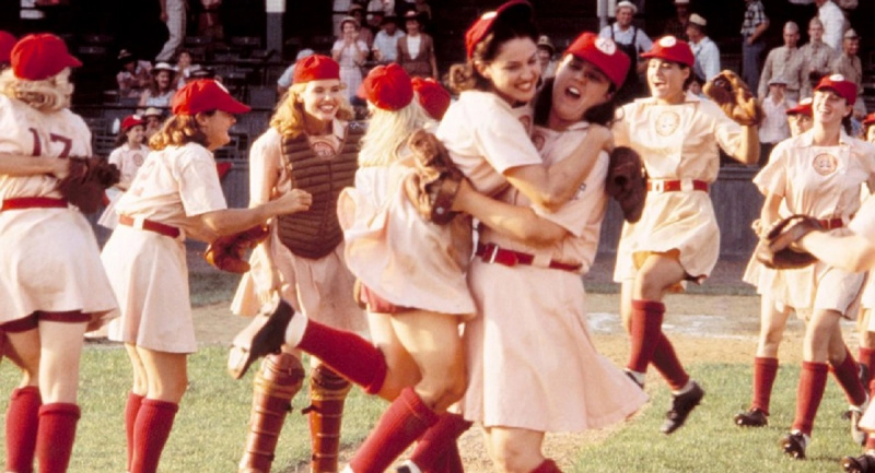   Imagen del equipo celebrando en"A League of Their Own" (Credit: Columbia Pictures)