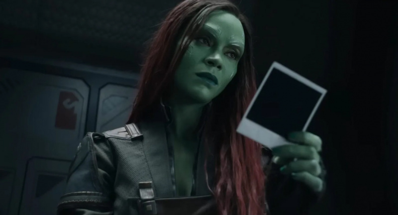  Gamora se trudi za fotografijo"Guardians of the Galaxy" Volume 3. 