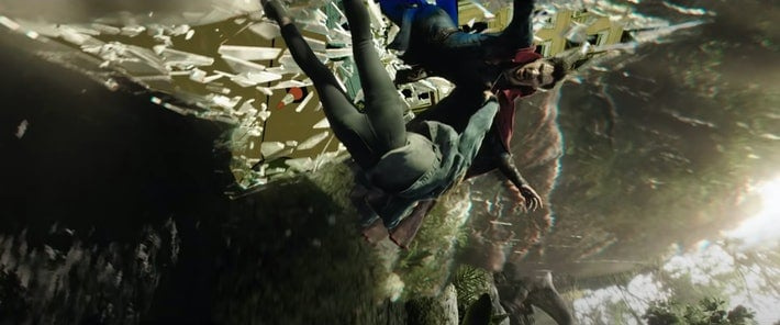   Doctor Strange und America Chavez fallen kopfüber durch ein Portal in eine animierte Welt.
