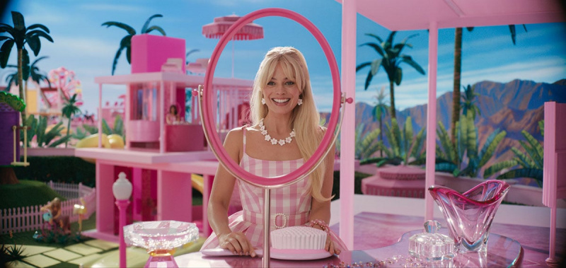 Margot Robbie ve Barbie Lejyonu Benim Çocukluk Hayalim Gerçekleşiyor