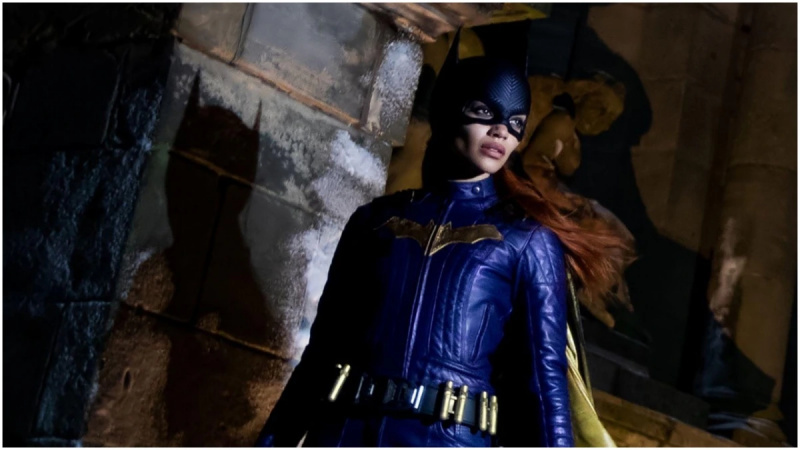 O lançamento do filme 'Batgirl' está atrasado ou cancelado?