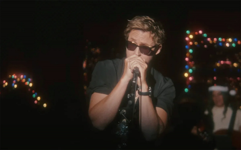  Ryan Gosling cantando 'Yo'm Just Ken" but the Christmas version