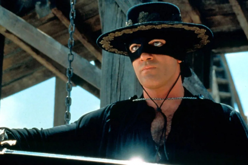 Naturligtvis ser Antonio Banderas inte problemet med att skicka Zorro till Tom Holland