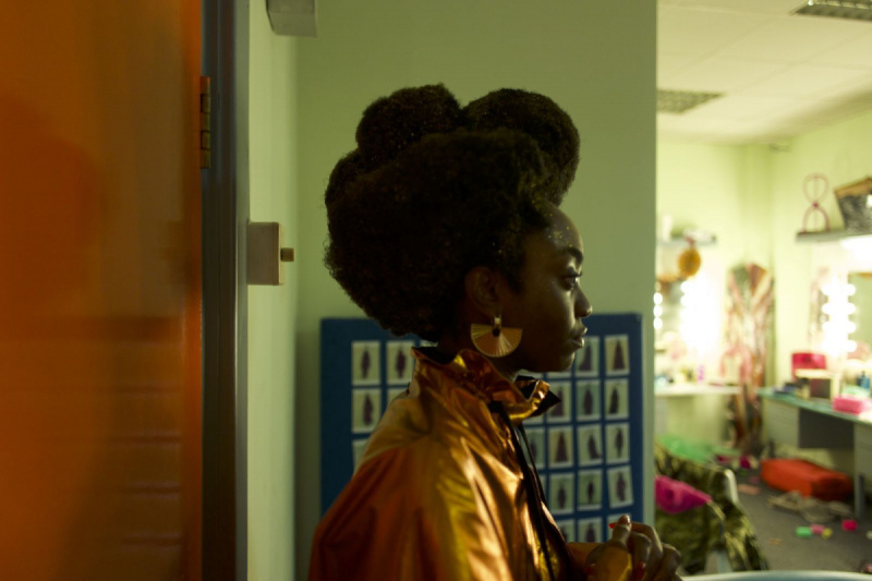  Anita-Joy Uwajeh kot Timba v Medusa Deluxe