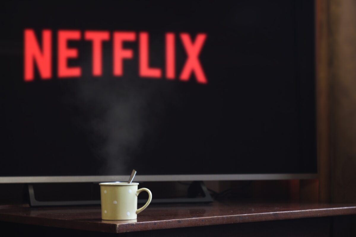 „Netflix“ mano, kad gali sugėdinti žmones nesidalinti slaptažodžiais? Sėkmės.