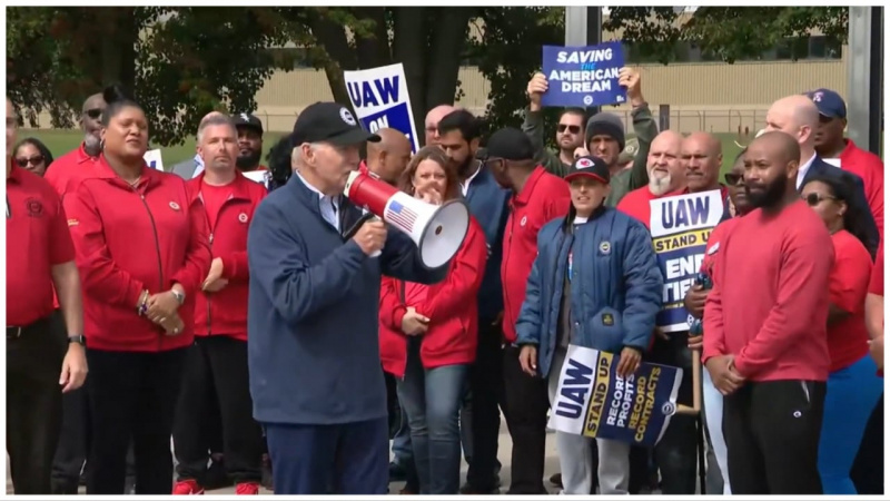 Baidens pievienojas Striking United Auto Workers Mičiganā