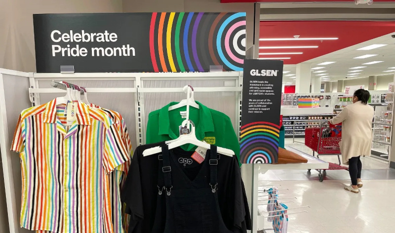   Kolekcija Pride Month v trgovini Target