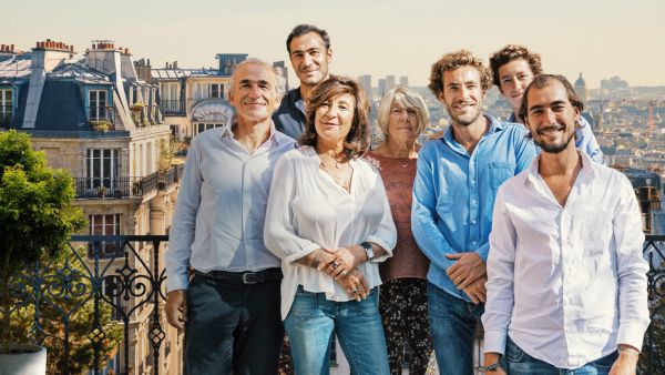 Fecha de lanzamiento y detalles del reparto de la temporada 3 de la serie de telerrealidad de Netflix 'La agencia parisina