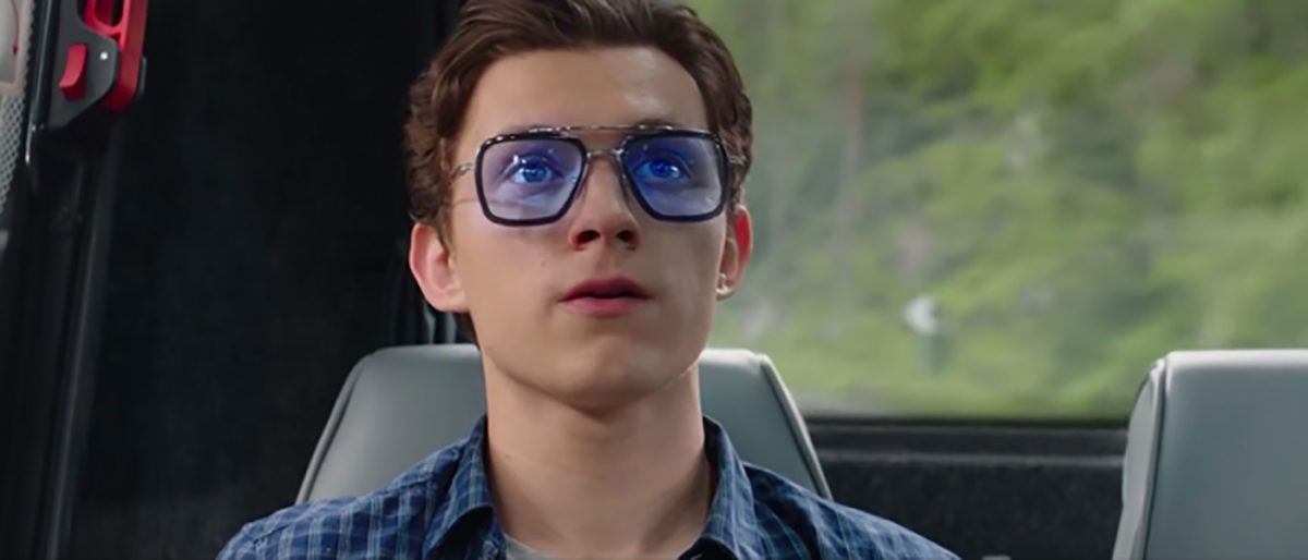 E se Tony Stark fosse l'intelligenza artificiale di Peter Parker Guida? No, non sto piangendo. È solo polvere nei miei occhi.