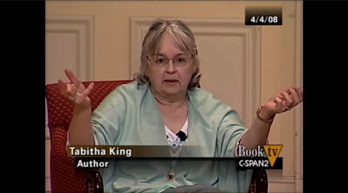 Tabitha King conversando con su esposo Stephen King y su hijo Owen King en Book TV en C-SPAN2.