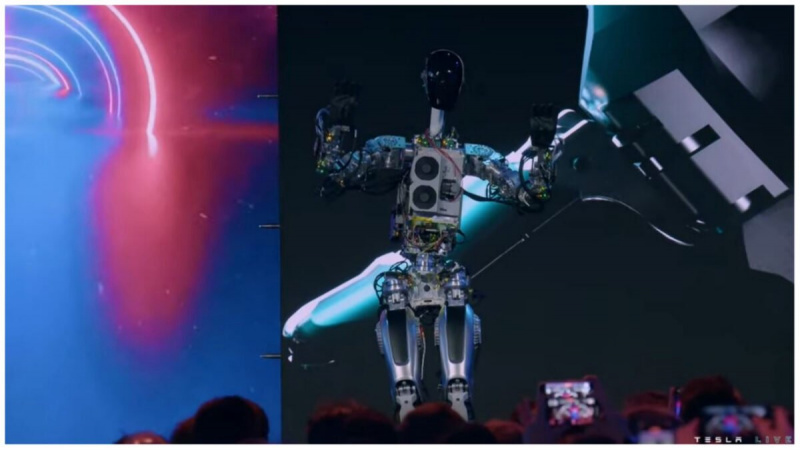 Elon Musk przedstawia rozczarowującego robota Optimusa podczas Dnia AI Tesli